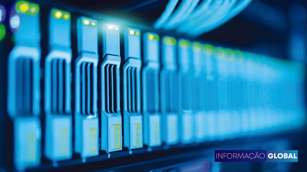 Tendências tecnológicas de 2025: IA, 5G, computação quântica e sustentabilidade.
